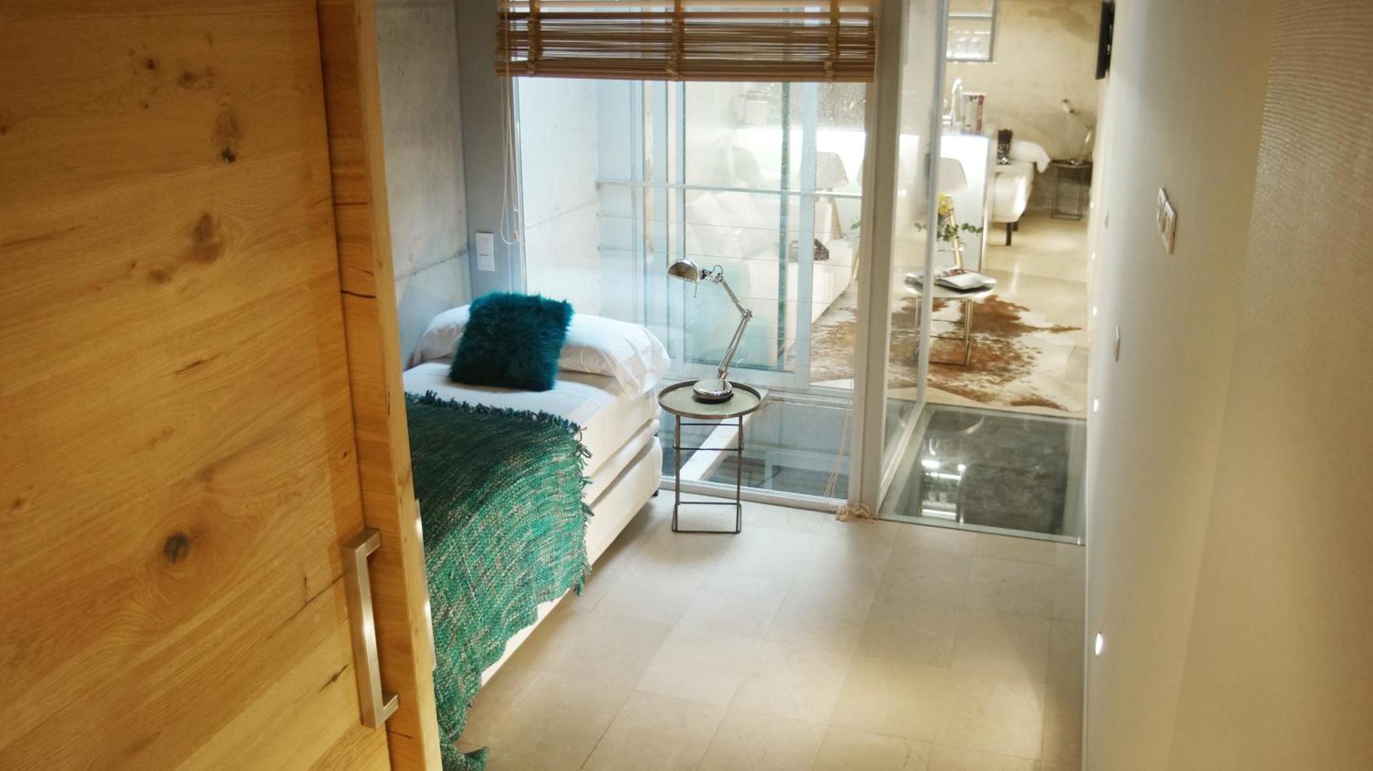 My Space Emirates - Fully Equipped Apartments Near The Beach With Shared Pool Барселона Номер фото