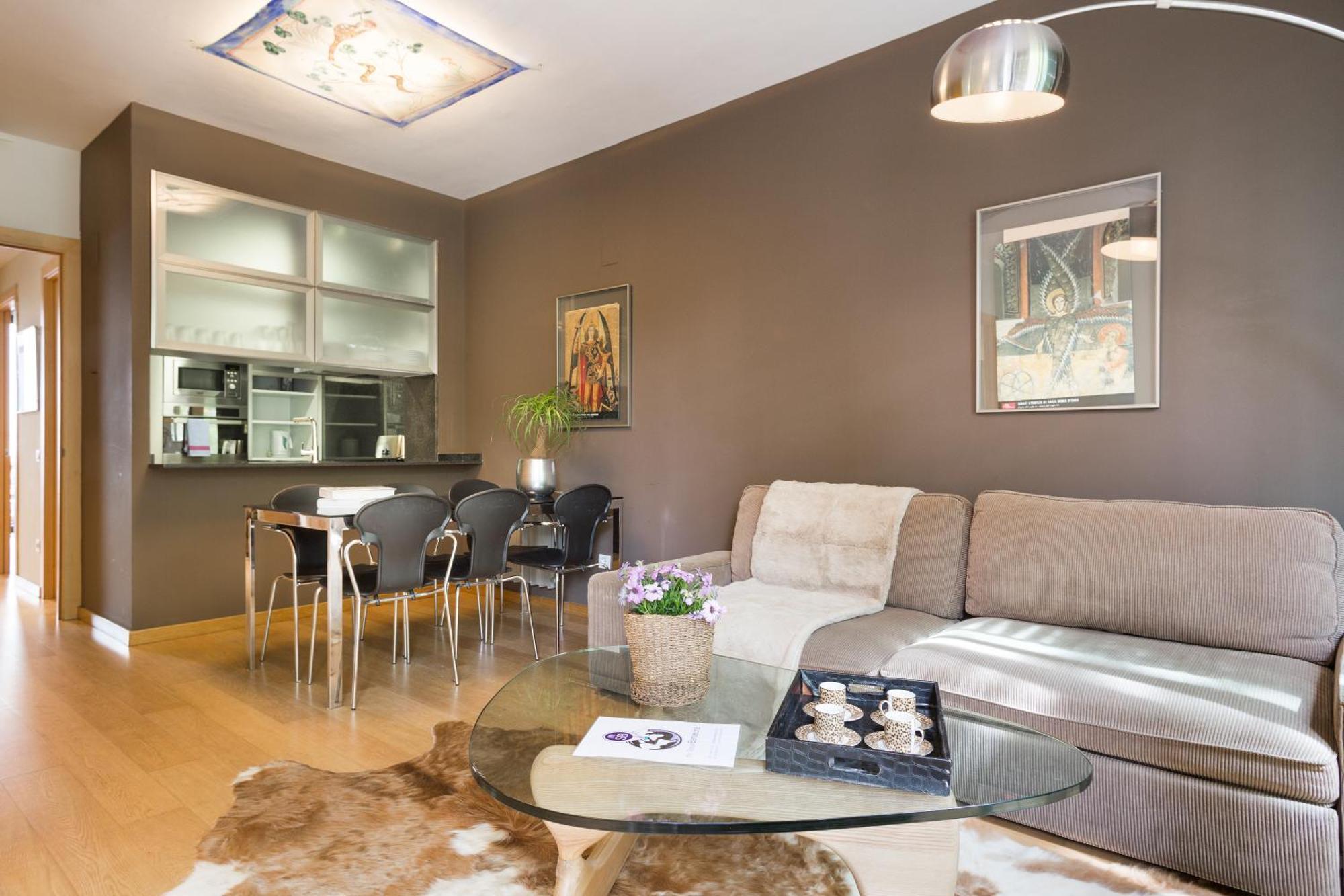 My Space Emirates - Fully Equipped Apartments Near The Beach With Shared Pool Барселона Екстер'єр фото