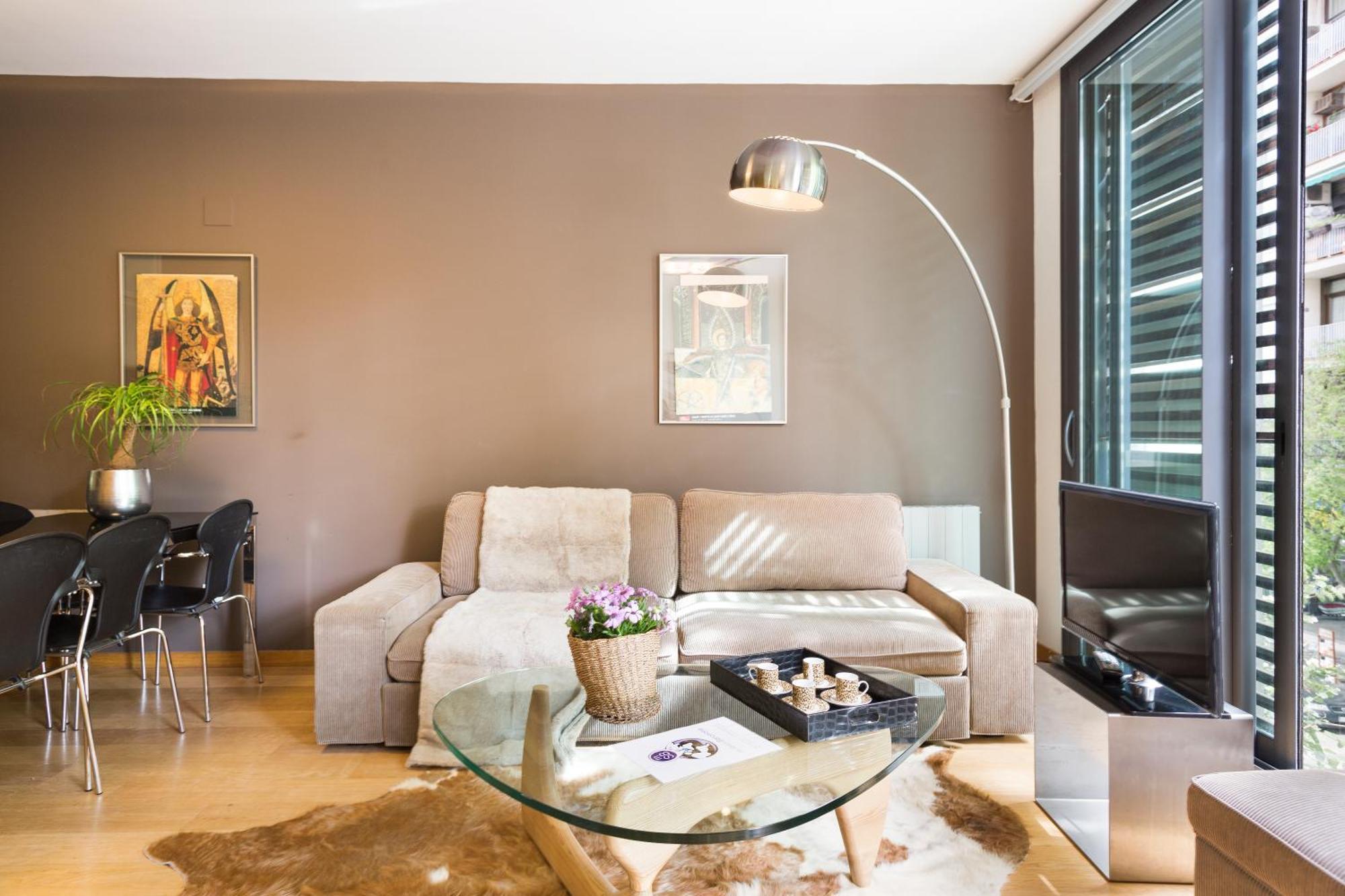My Space Emirates - Fully Equipped Apartments Near The Beach With Shared Pool Барселона Екстер'єр фото