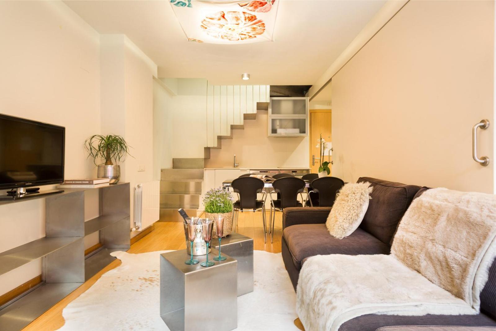 My Space Emirates - Fully Equipped Apartments Near The Beach With Shared Pool Барселона Екстер'єр фото