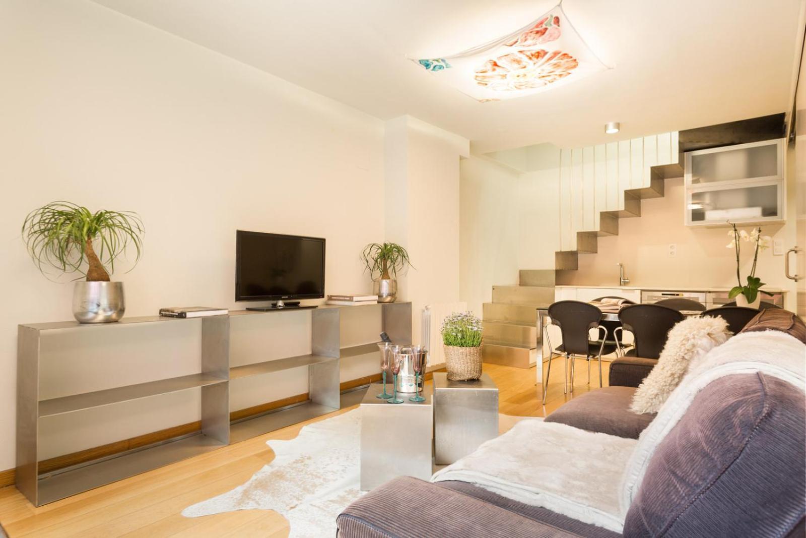 My Space Emirates - Fully Equipped Apartments Near The Beach With Shared Pool Барселона Екстер'єр фото